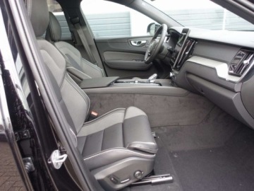 Volvo XC60 II 2026 VOLVO XC60 B5 AWD Ultra Black Edition Suv 2.0 (264KM) 2026, zdjęcie 9