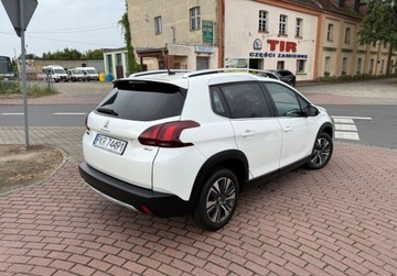 Peugeot 2008 I SUV Facelifting 1.2 PureTech 110KM 2017 Peugeot 2008 1.2 T NAVI Ledy Panorama dach 1.2 Benzyna 110KM, zdjęcie 5
