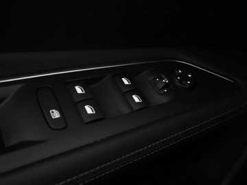 Peugeot 3008 II Crossover 1.2 PureTech 130KM 2018 Peugeot 3008 virtual cocpit navi półskóra, zdjęcie 36