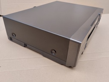 Видеомагнитофон AKAI VS-J218, ПОЛЬСКОЕ МЕНЮ, ОТЛИЧНОЕ СОСТОЯНИЕ, оригинальный пульт!