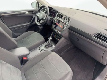 Volkswagen Tiguan II SUV Facelifting 1.5 TSI 150KM 2023 Volkswagen Tiguan TSI 150KM Elegance DSG FVAT23 MATRIX Keyless, zdjęcie 11