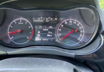 Opel Corsa E Hatchback 3d 1.4 Twinport 90KM 2019 Opel Corsa 1.4 benz ,90 ps ,pot niski przebieg tylko 22800 ,kamera navi,te, zdjęcie 9