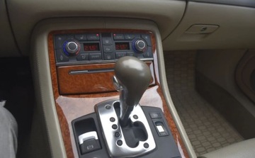 Audi A8 D3 Sedan 6.0 W12 450KM 2008 Audi A8 Audi A8 6.0 quattro Langversion 6.0 Benzyna 450KM, zdjęcie 22