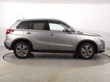 Suzuki Vitara III SUV Facelifting 1.0 BoosterJet 111KM 2018 Suzuki Vitara 1.0 BoosterJet, Salon Polska, zdjęcie 5