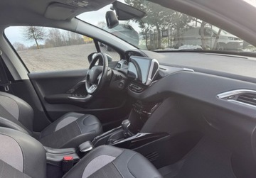 Peugeot 2008 I SUV Facelifting 1.2 PureTech 110KM 2018 Peugeot 2008 1.2T 110KM 2018r automat navi kamera polskora 1.2 110KM, zdjęcie 4