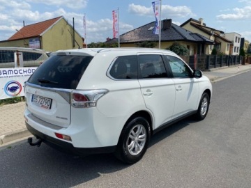 Mitsubishi Outlander III 2015 Mitsubishi Outlander AUTOMATNAWIGACJAKSENONYNAPED 4X4GWARANCJA7 MIEJSC, zdjęcie 3