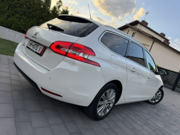 Peugeot 308 II SW Facelifting 1.6 BlueHDi 120KM 2018 Peugeot 308 1.6HDI 120KM Automat Car Pass Led Car, zdjęcie 2