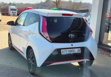 Toyota Aygo II Hatchback 5d 1.0 VVT-i 69KM 2016 Toyota Aygo 1,0 Ben Klima 69 km Benzyna 69KM, zdjęcie 3