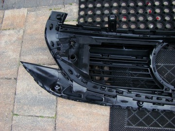 Манекен гриля Mercedes EQC