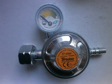 РЕДУКТОР ЦИЛИНДРА 11 кг с манометром + ШЛАНГ 4 м + ЗАЖИМЫ