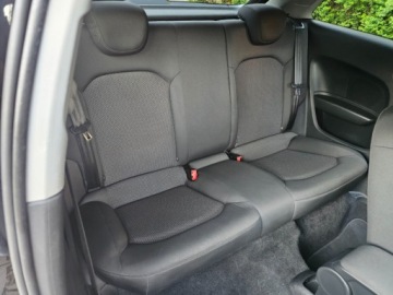 Audi A1 I Hatchback 3d 1.6 TDI 90KM 2014 Audi A1 3-drzwiowe S-LINE ASO navi grz. fotele klima ALU 17 2xkola g, zdjęcie 11