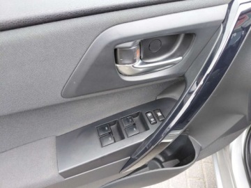 Toyota Auris II 2015 Toyota Auris Kamera Klimatronik Sensor Automat Hybryda 1.8 Hybryda 99KM, zdjęcie 10