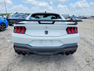Ford Mustang VI 2024 Ford Mustang Dark Horse 2024 5.0 Benzyna 500KM, zdjęcie 2
