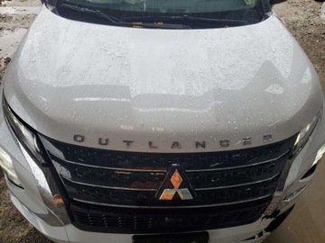 Mitsubishi Outlander III 2024 Mitsubishi Outlander SE 2024 2.5l 2.5 Benzyna 181KM, zdjęcie 6