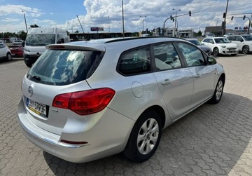 Opel Astra J Sports Tourer Facelifting 1.7 CDTI ECOTEC 110KM 2014 Opel Astra Pierwszy wlasciciel Serwisowany 1.7 Diesel 110KM, zdjęcie 3