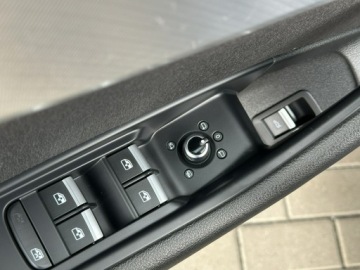 Audi A4 B9 Avant 2.0 TDI 150KM 2018 Audi A4 Avant 8xAlu Navi, Full LED Hak Climatronic, zdjęcie 27