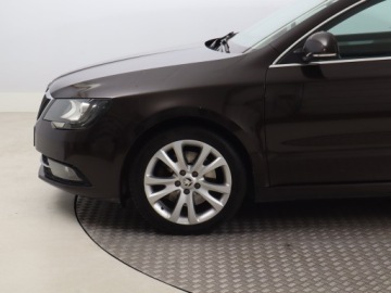 Skoda Superb II Sedan 2.0 TDI CR DPF 170KM 2013 Skoda Superb 2.0 TDI, Salon Polska, 167 KM, DSG, zdjęcie 14