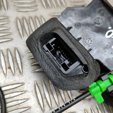 PORSCHE TAYCAN 9J1 2021 PRAVÁ STRANA ZÁMEK DVEŘE ZADNÍCH