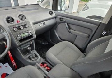 Volkswagen Caddy III Kombi Facelifting 1.2 TSI 104KM 2011 Volkswagen Caddy Swiezo sprowadzonyZarejestrowany Ubezpieczony. Maxi 7 oso, zdjęcie 24
