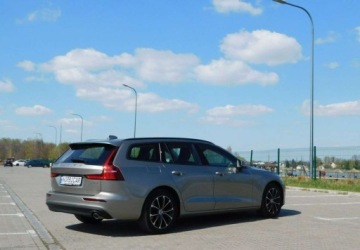 Volvo V60 II  Kombi 2.0 D3 150KM 2019 Volvo V60 z Gwarancja Kamera Model 2020r 2.0 Diesel 150KM, zdjęcie 34