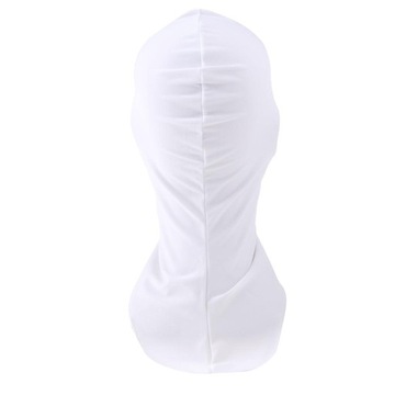 2 бассейна с солнцезащитным кремом