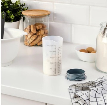 Шейкер ИКЕА СТАНДАРТМАТТ 500 мл с мерным стаканом