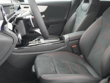 Mercedes CLA C118/X118 Shooting Brake Facelifting 1.3 200 163KM 2025 CLA 200 AMG Line Shooting Brake 1.3 (163KM) 2025, zdjęcie 4