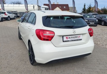 Mercedes Klasa A W176 Hatchback 5d 1.5 180 CDI BlueEFFICIENCY 109KM 2014 Mercedes-Benz Klasa A 1.5 Diesel 109KM, zdjęcie 4