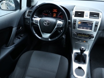 Toyota Avensis III Wagon Facelifting 2.0 D-4D 124KM 2012 Toyota Avensis 2.0 D-4D, Navi, Klima, Klimatronic, zdjęcie 6