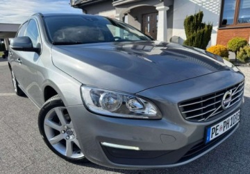 Volvo V60 I Kombi Facelifting 2.0 D2 DRIVE-E 120KM 2015 Volvo V60 Lift V60 2.0D2 Automat MOMENTUUM Serwis Zadbane 1-wlasc, zdjęcie 10