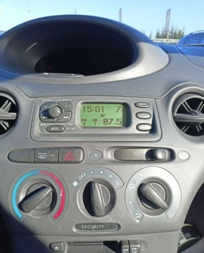 Toyota Yaris I 1.0 i 16V 68KM 2001 Toyota Yaris Toyota Yaris Benzyna 68KM, zdjęcie 9