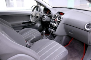 Opel Corsa E Hatchback 3d 1.4 Twinport 90KM 2014 Opel Corsa 1.4 90KM/OPC LINE/Klima/ Serwis/Parktr., zdjęcie 9