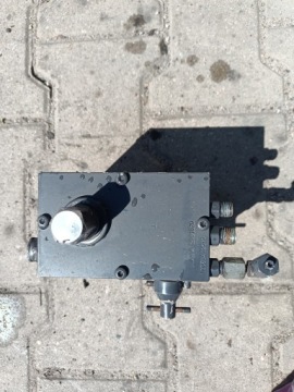 НАСОС ПОДЪЕМА КАБИНЫ ОПОРОСОВ SCANIA R S