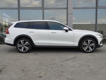 Volvo 2024 Volvo V60 Cross Country Plus B5 B AWD automat 250KM - FV23, GWARANCJA 2.0, zdjęcie 6