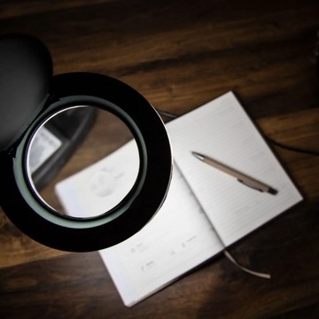 Лампа с увеличением увеличения yihua 239 90 мм увеличения 3D-10D рабочего стола 10-12W.