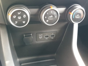 Renault Clio V Hatchback 5d 1.0 TCe 100KM 2020 Renault Clio Renault Clio V 1.0 Tce LPG Zen BenzynaLPG 100KM, zdjęcie 31