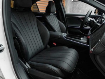 Mercedes Klasa E W214 Sedan 2.0 220d 197KM 2025 E Klasa 220 d 4-Matic AMG 2.0 197KM 2025, zdjęcie 7