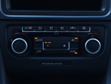 Volkswagen Golf VII Hatchback 3d 1.6 TDI-CR DPF 105KM 2012 VW Golf 1.6 TDI, Klima, Klimatronic, Tempomat, zdjęcie 15