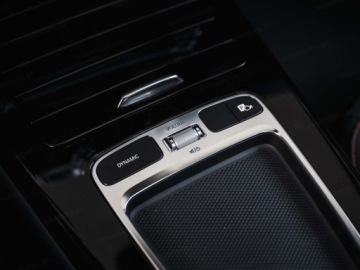 Mercedes Klasa A W177/V177 Hatchback Facelifting 1.3 200 163KM 2025 MERCEDES-BENZ A Klasa 200 AMG Line 1.3 (163KM) 2025, zdjęcie 10