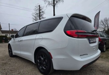 Chrysler Pacifica II 3.6 V6 Hybrid 264KM 2022 Chrysler Pacifica 3.6 eHybrid Touring L/S Skóry Kamery 360 Monitory FV 23%, zdjęcie 4