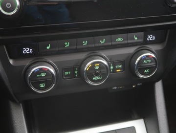 Skoda Octavia III Kombi 2.0 TDI 150KM 2016 Skoda Octavia 2.0 TDI, Salon Polska, Serwis ASO, zdjęcie 11