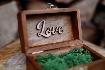 КОРОБКА ИЗ МХА В РУСТИК БОХО ДЛЯ КОНВЕРТОВ И ОБРУЧАЛЬНЫХ КОЛЬЦ В РУСТИКЕ