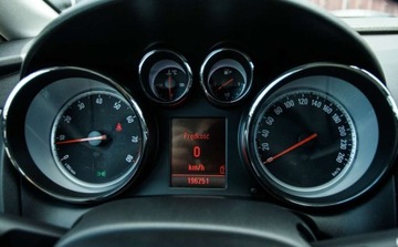 Opel Astra J Sports Tourer 1.4 Turbo ECOTEC 140KM 2011 Opel Astra 1.4T 140KM Led Xenon PDC Climatronic serwis ASO Alu 1.4 Benzyna, zdjęcie 19