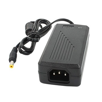 Uniwersalna ładowarka sieciowa 12V 5A AC100-240V na DC