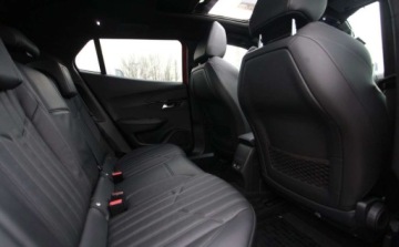 Peugeot 2008 II e-SUV Elektryczny 50kWh 136KM 2021 Peugeot 2008 GT Pack Full Jak Nowy Od RiA Elektryczny 136KM, zdjęcie 23