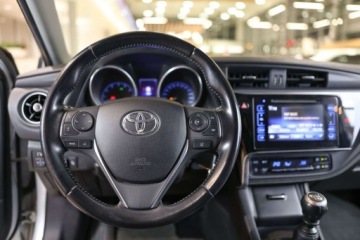 Toyota Auris II Hatchback 5d Facelifting 1.6 Valvematic 132KM 2017 Toyota Auris 1.6 Premium LPG 1.6 Benzyna 132KM, zdjęcie 16