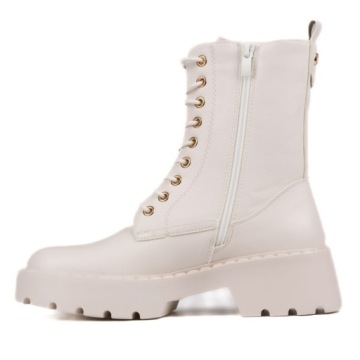 Сапоги сапог работников на польской платформе