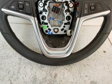 Рулевое колесо 13306885 Opel Insignia A 13306885