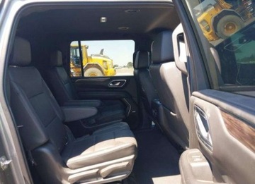 Chevrolet Suburban GMT900 2022 Chevrolet Suburban 2022, 5.3L, 4x4, Z71, od ubezpieczalni 5.3 Benzyna 355KM, zdjęcie 10