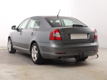 Skoda Octavia II Hatchback Facelifting 1.6 TDI CR DPF 105KM 2012 Skoda Octavia 1.6 TDI, Klima, Klimatronic, zdjęcie 3